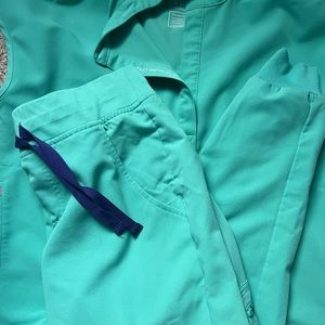 Surgical green XS figs set